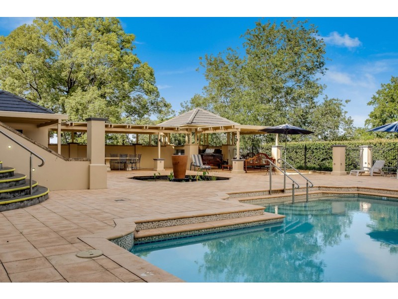 Apartment 102 The Grosvenor (Cnr Tourist Rd and Herries St), East Toowoomba QLD 4350