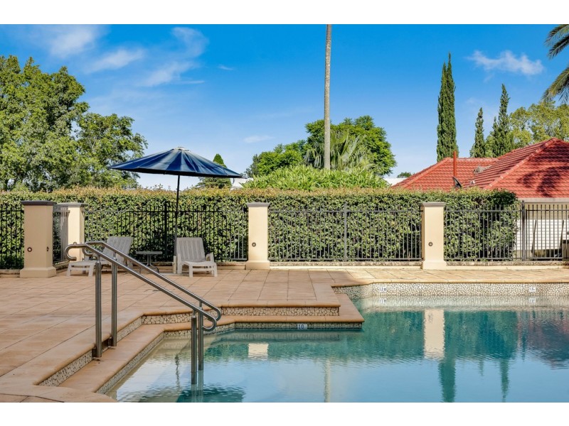 Apartment 102 The Grosvenor (Cnr Tourist Rd and Herries St), East Toowoomba QLD 4350