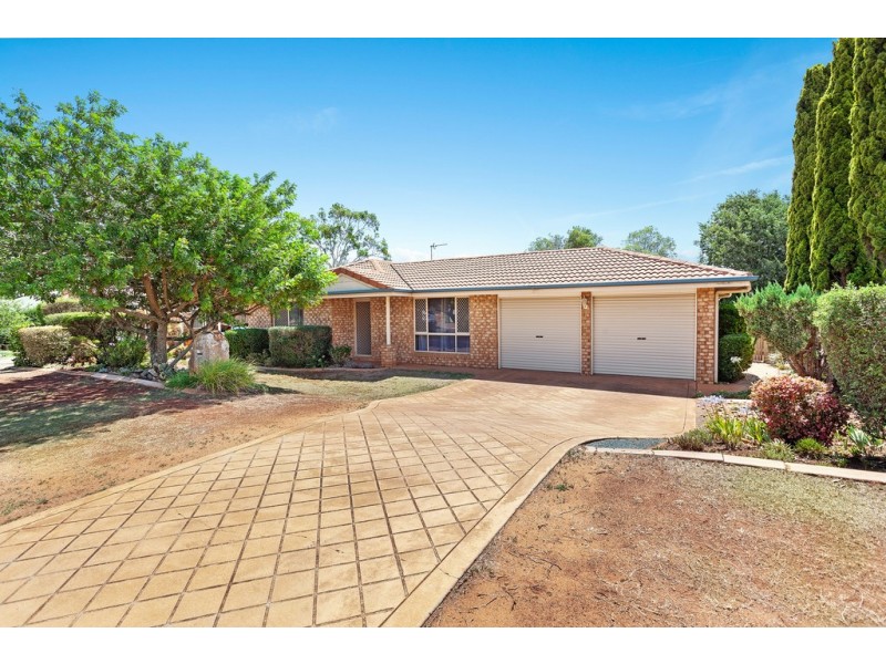27 Strathconan Drive, Glenvale QLD 4350