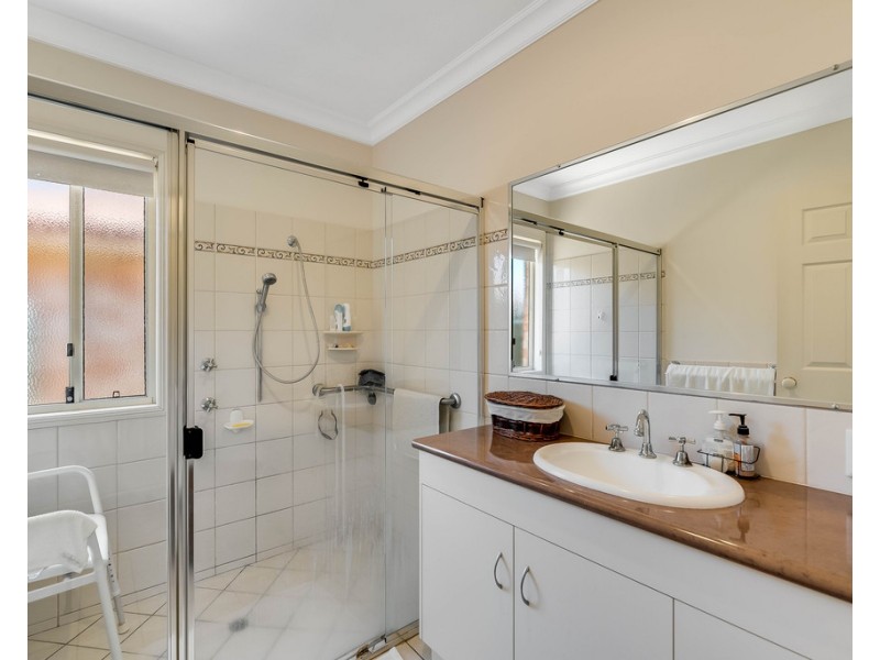 Villa 63 Glenfield Court, Middle Ridge QLD 4350