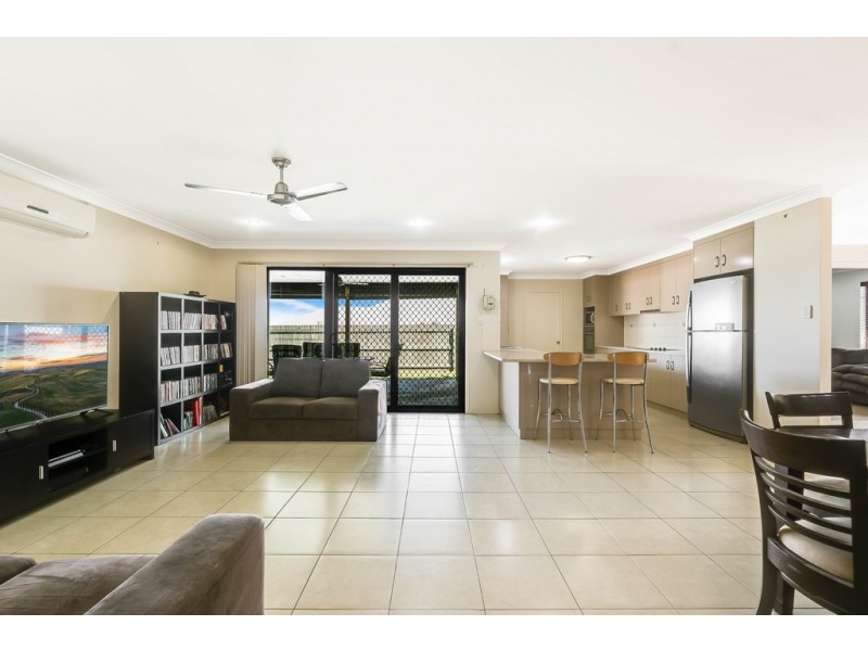 9 Pelling Court, Westbrook QLD 4350