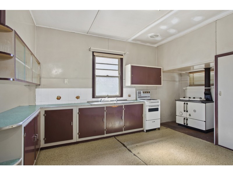 92 Drayton Road, Harristown QLD 4350