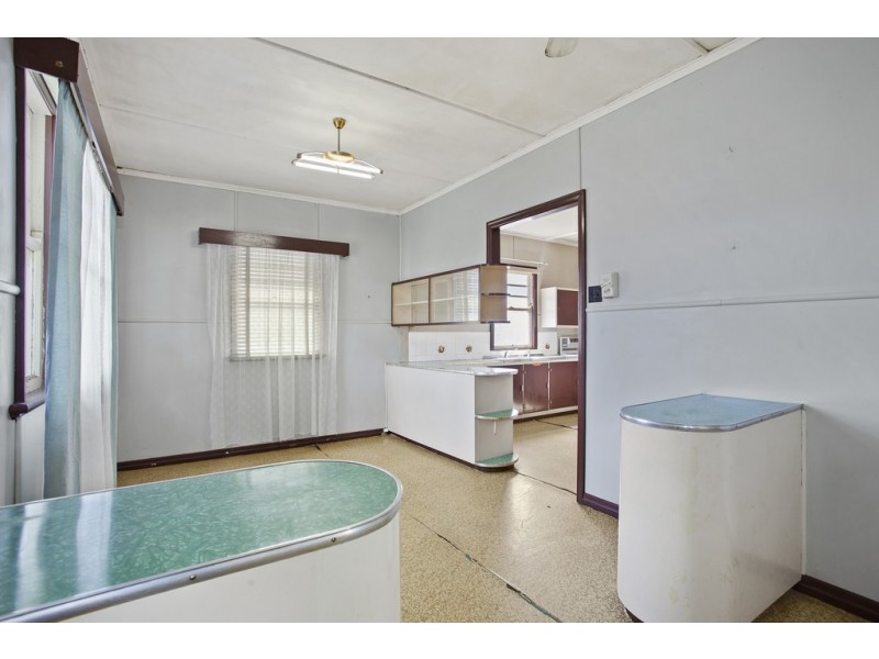 92 Drayton Road, Harristown QLD 4350