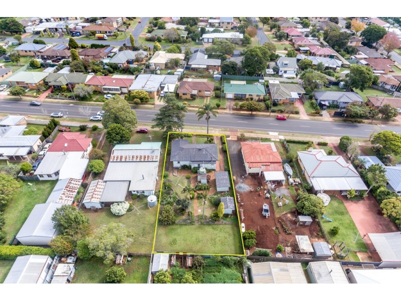 92 Drayton Road, Harristown QLD 4350