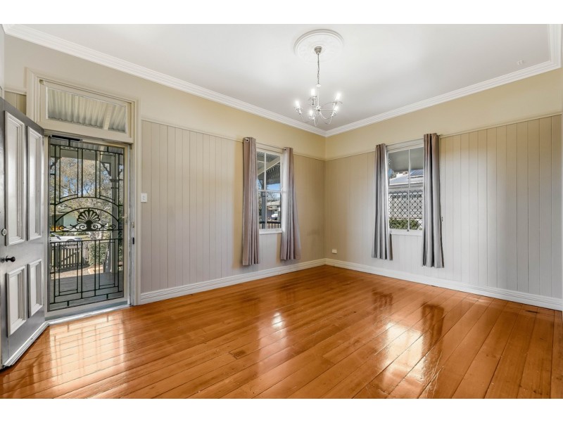 29 Lloyd Street, Harristown QLD 4350