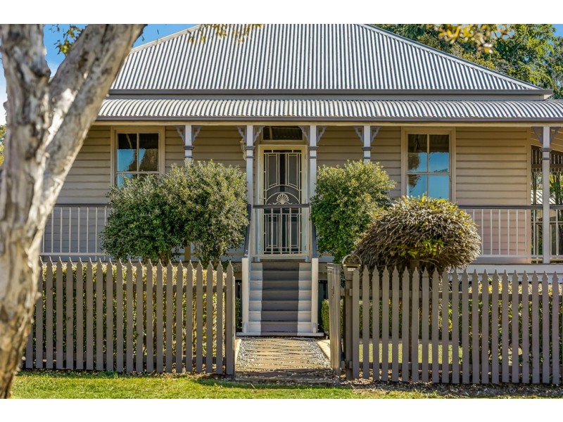 29 Lloyd Street, Harristown QLD 4350