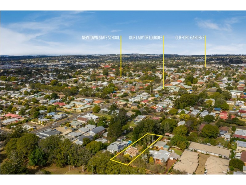 112 Taylor Street, Newtown QLD 4350