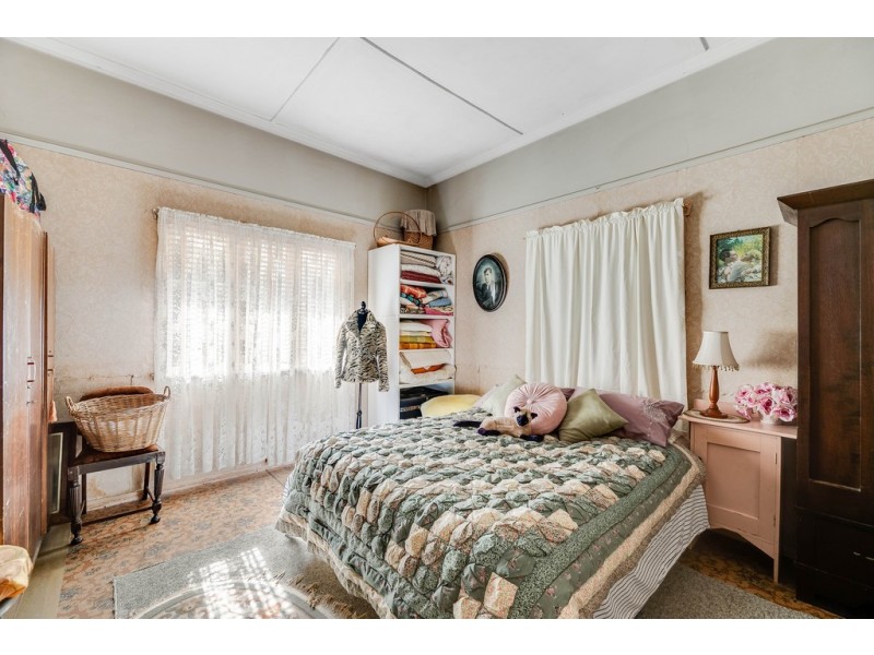 112 Taylor Street, Newtown QLD 4350