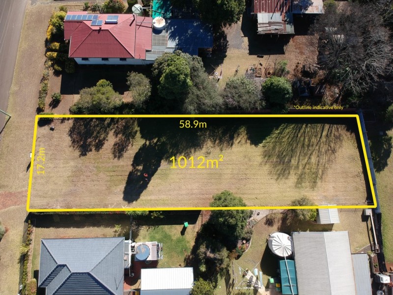 12 Berry Street, Wilsonton QLD 4350