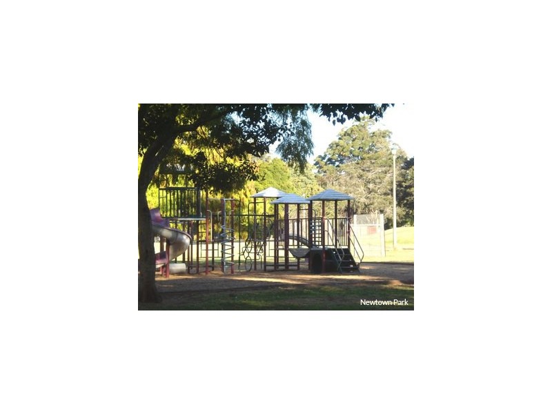 12 Berry Street, Wilsonton QLD 4350