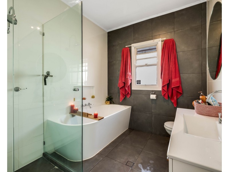 33 Justin Street, Harristown QLD 4350