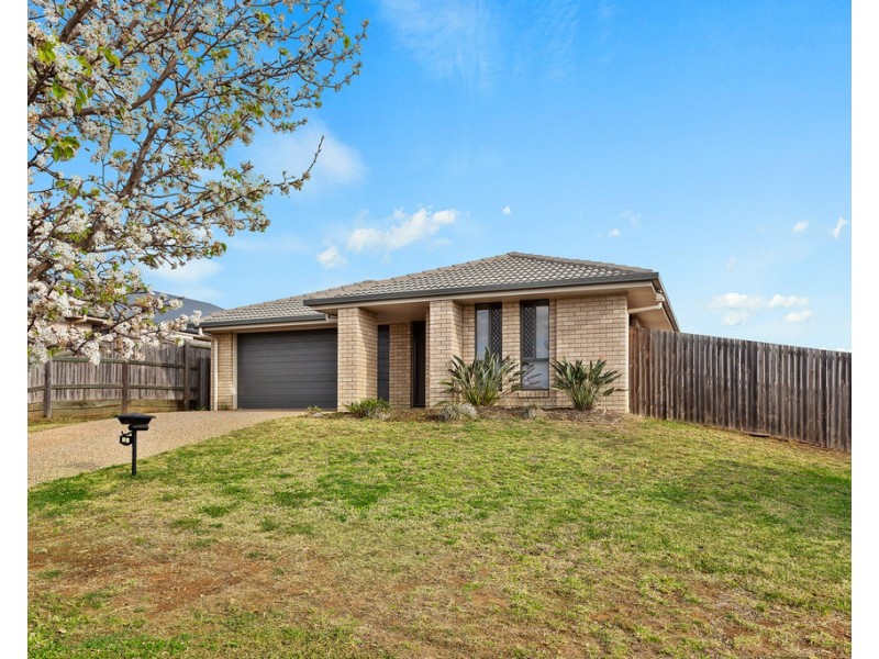 17 Goshawk Drive, Kleinton QLD 4352