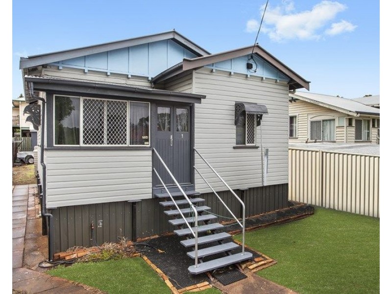 704 Ruthven Street, South Toowoomba QLD 4350