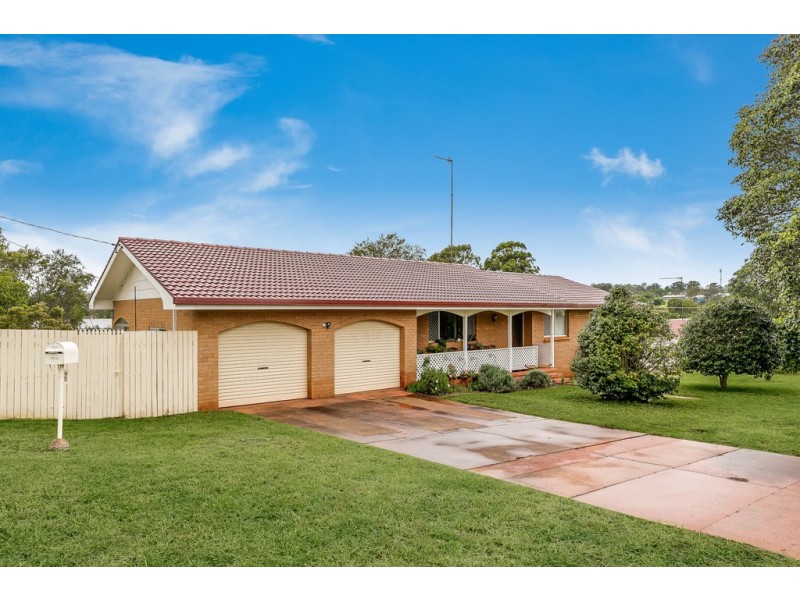 40 Debra Street, Centenary Heights QLD 4350