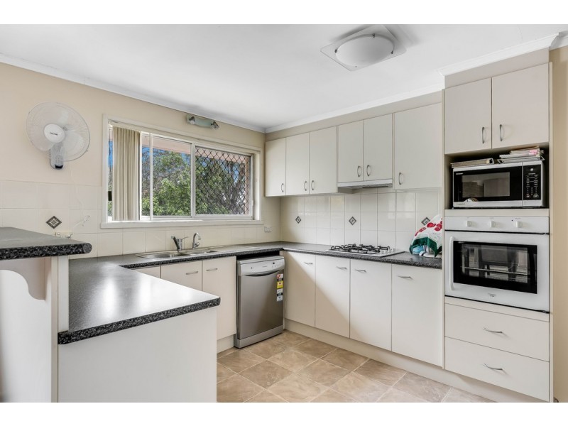 40 Debra Street, Centenary Heights QLD 4350