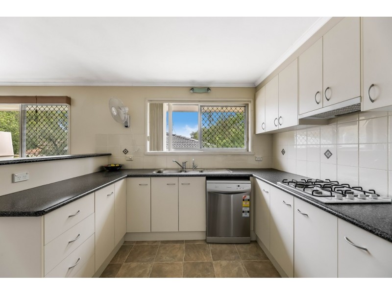 40 Debra Street, Centenary Heights QLD 4350