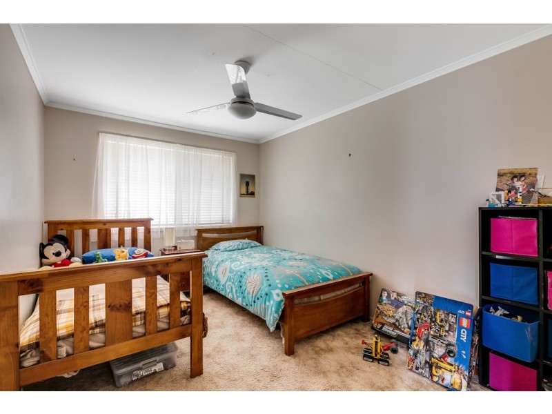 40 Debra Street, Centenary Heights QLD 4350