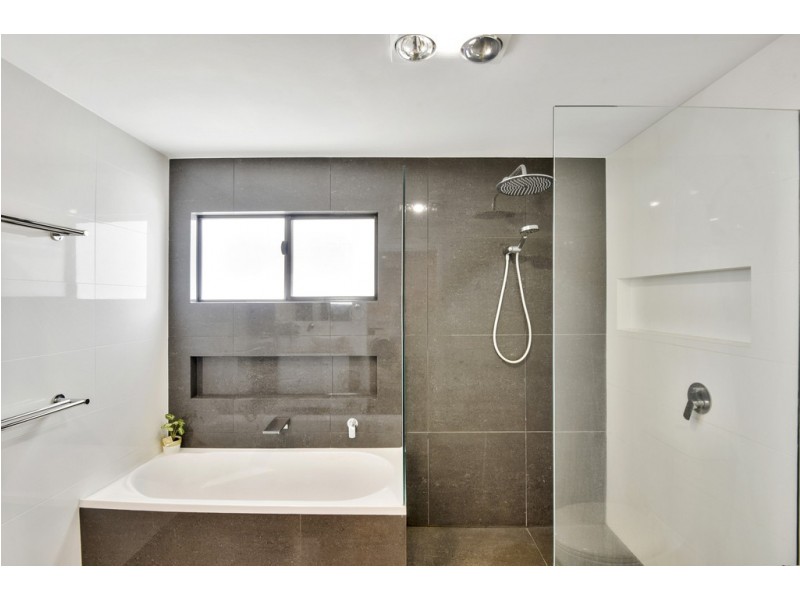 20 Skehan Street, Centenary Heights QLD 4350