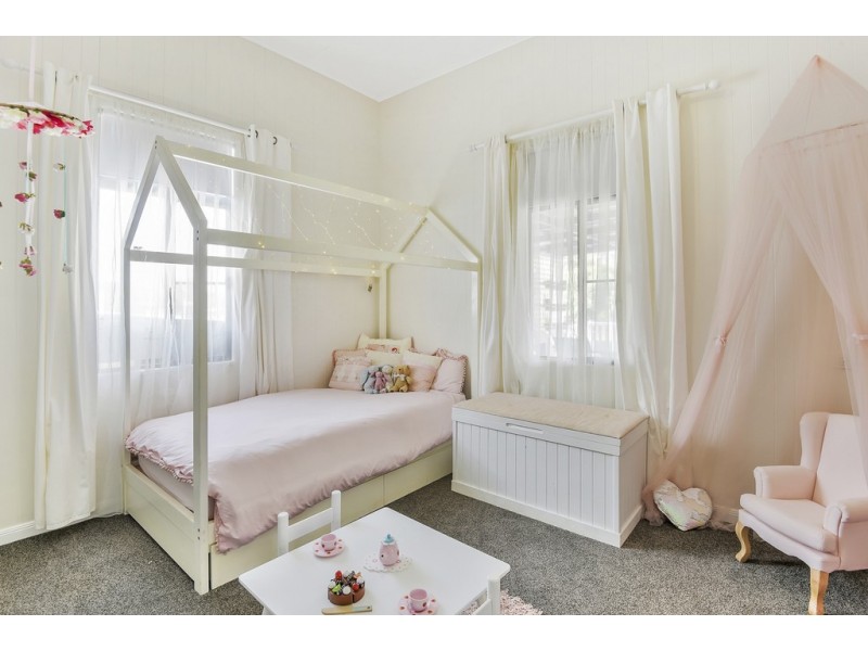 20 Skehan Street, Centenary Heights QLD 4350