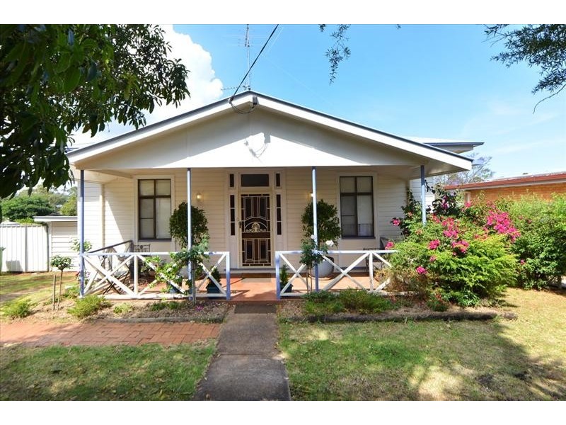 20 Skehan Street, Centenary Heights QLD 4350