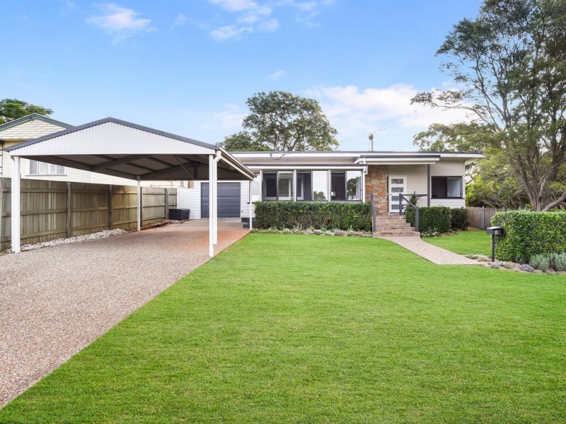 8 Ross Street, Mount Lofty QLD 4350