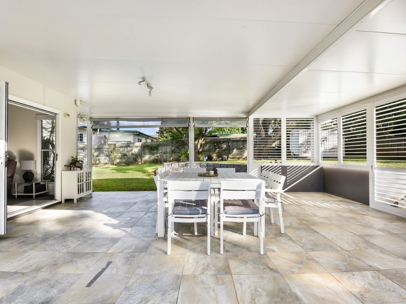 8 Ross Street, Mount Lofty QLD 4350