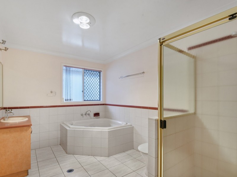 6 Conquest Court, Wilsonton QLD 4350