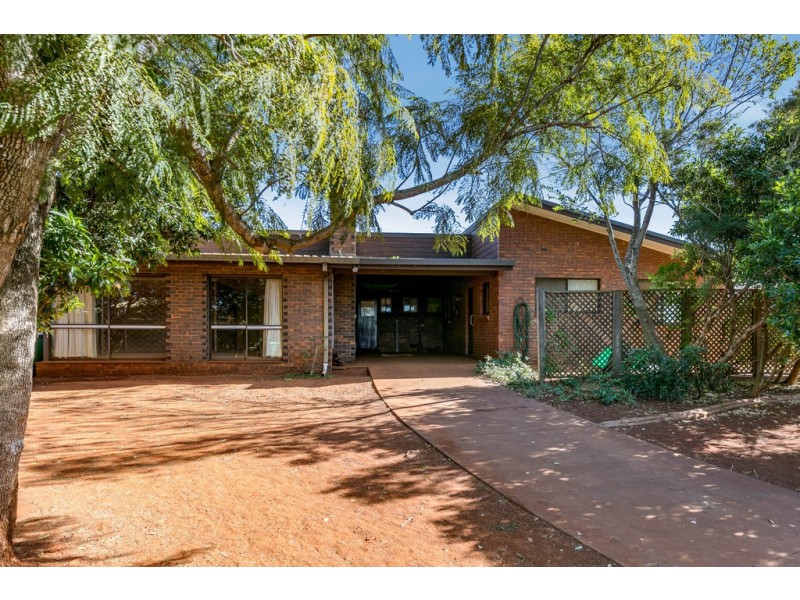 21 Traminer Drive, Wilsonton Heights QLD 4350 Ray White Toowoomba Sold