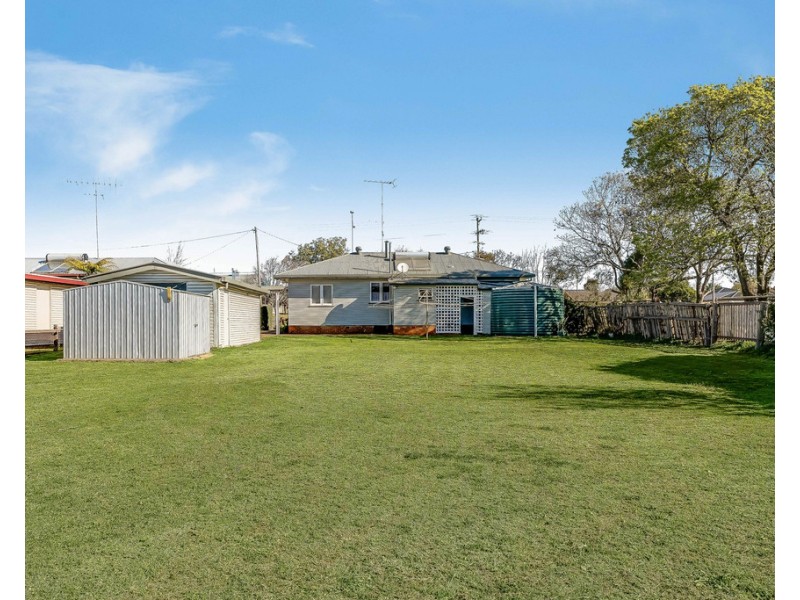259 Taylor Street, Wilsonton QLD 4350