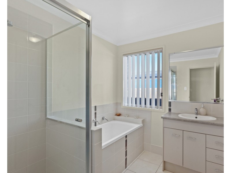 Unit 2/3 Paperbark Drive, Glenvale QLD 4350