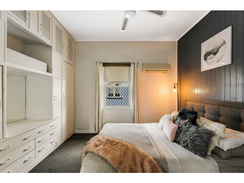 76 Taylor Street, Newtown QLD 4350