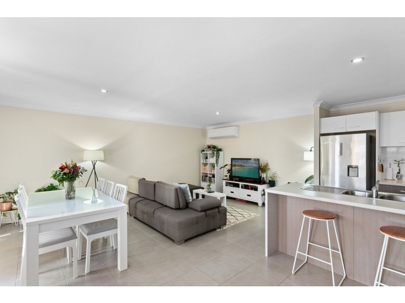 Unit 2/3 Paperbark Drive, Glenvale QLD 4350