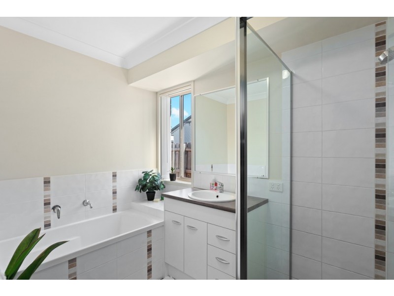 Unit 2/3 Paperbark Drive, Glenvale QLD 4350