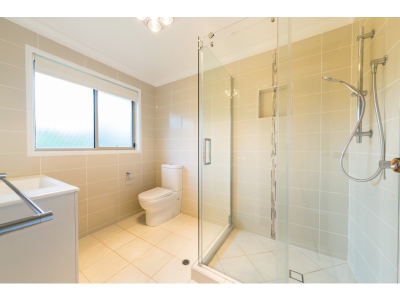 Unit 3/19 Noll Street, Kearneys Spring QLD 4350