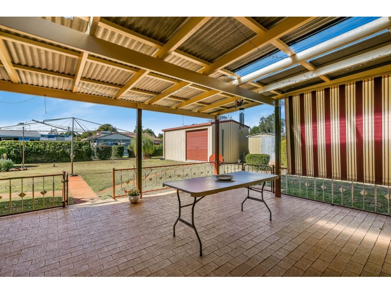 6 Bussian Street, Harristown QLD 4350