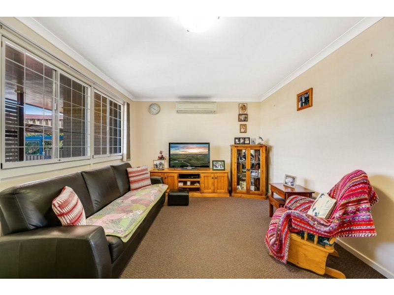 6 Bussian Street, Harristown QLD 4350