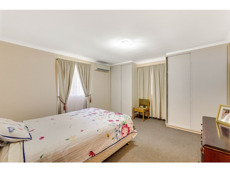 6 Bussian Street, Harristown QLD 4350