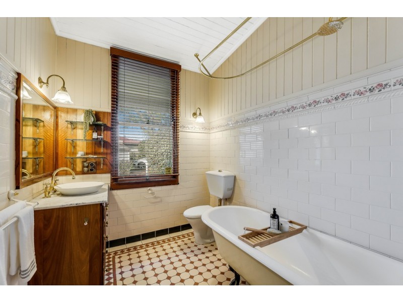 210 Hume Street, South Toowoomba QLD 4350