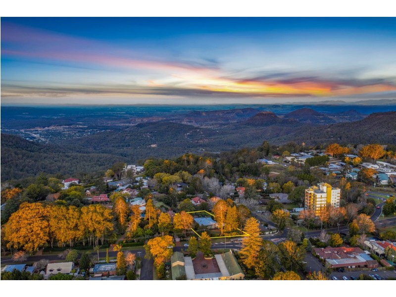 10 Dawnie Street, East Toowoomba QLD 4350