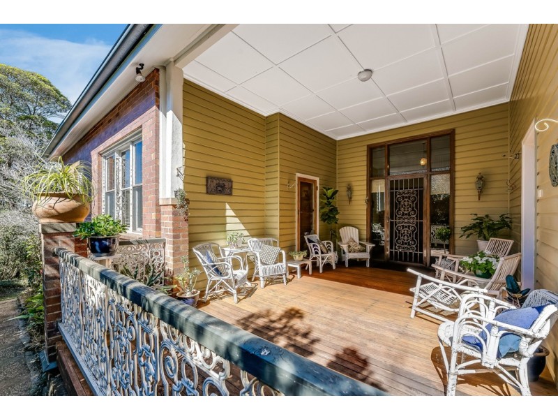 10 Dawnie Street, East Toowoomba QLD 4350