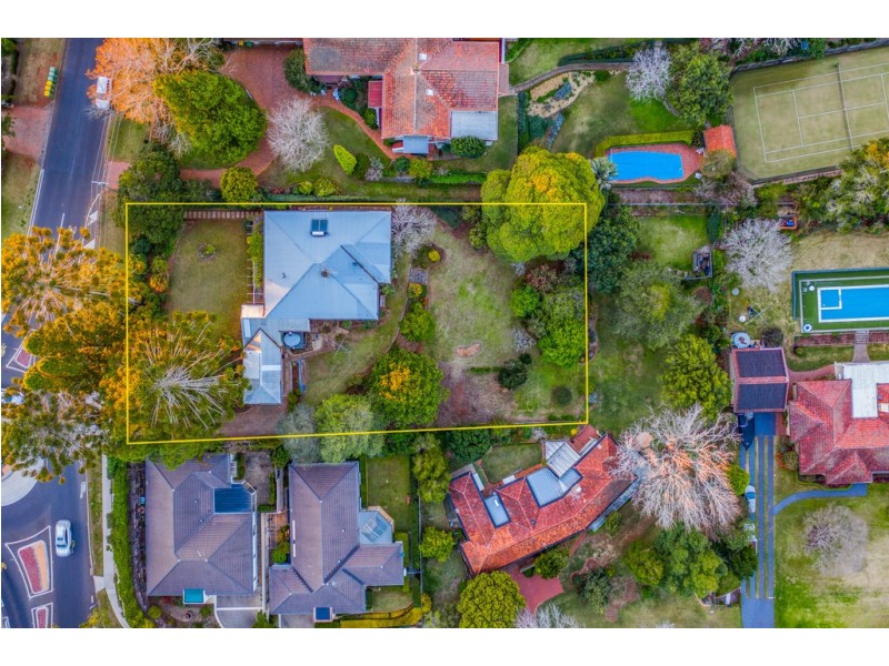 10 Dawnie Street, East Toowoomba QLD 4350