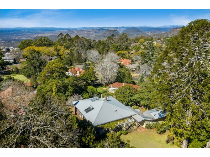 10 Dawnie Street, East Toowoomba QLD 4350