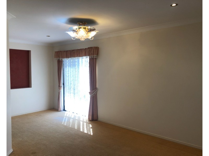 7 Barton Street, Middle Ridge QLD 4350