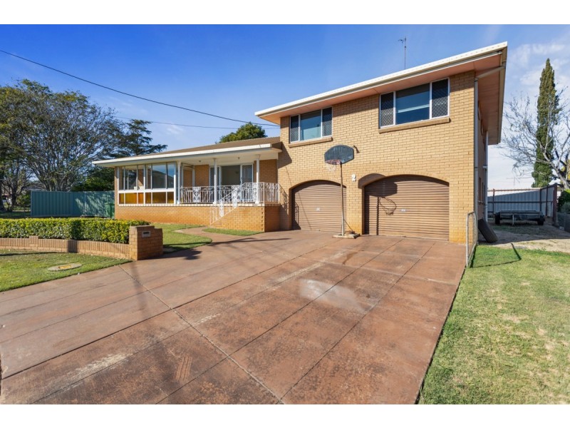 2 Cressbrook Court, Newtown QLD 4350