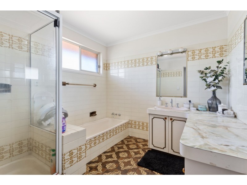 2 Cressbrook Court, Newtown QLD 4350