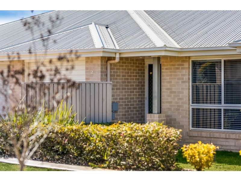 Unit 2/30 Sweeney Street, Kearneys Spring QLD 4350