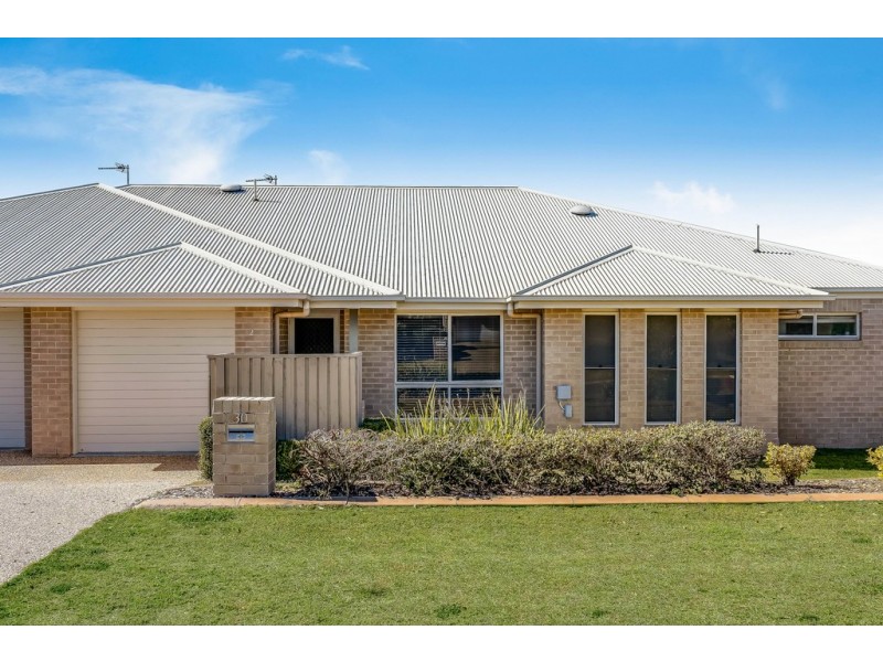 Unit 2/30 Sweeney Street, Kearneys Spring QLD 4350