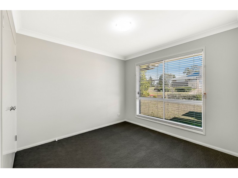 Unit 2/30 Sweeney Street, Kearneys Spring QLD 4350