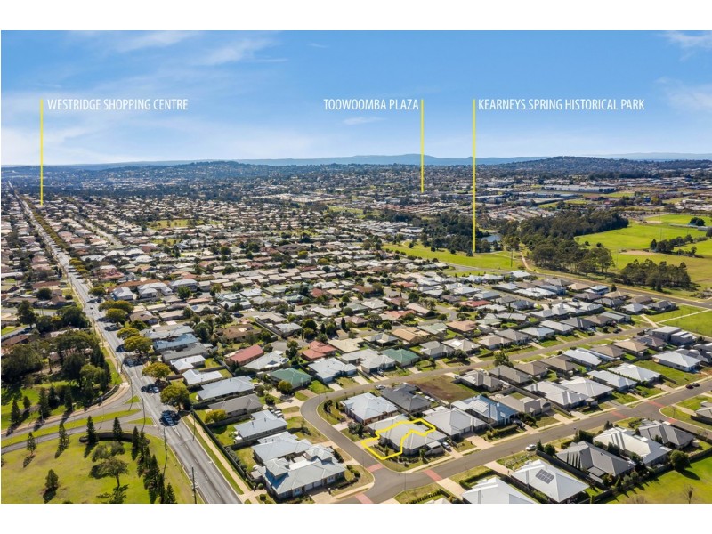 Unit 2/30 Sweeney Street, Kearneys Spring QLD 4350