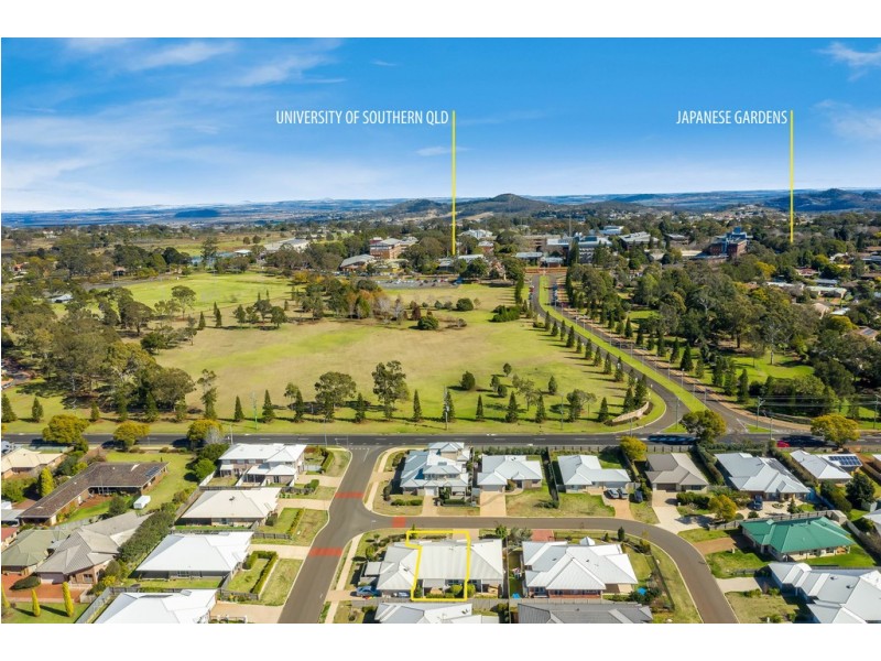 Unit 2/30 Sweeney Street, Kearneys Spring QLD 4350